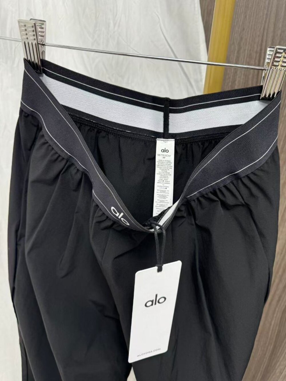 🖤 Brand New Black Alo Yoga Tailored Pants (Regular:30”inseam) 😘 Elevated Basic - Picture 5 of 9